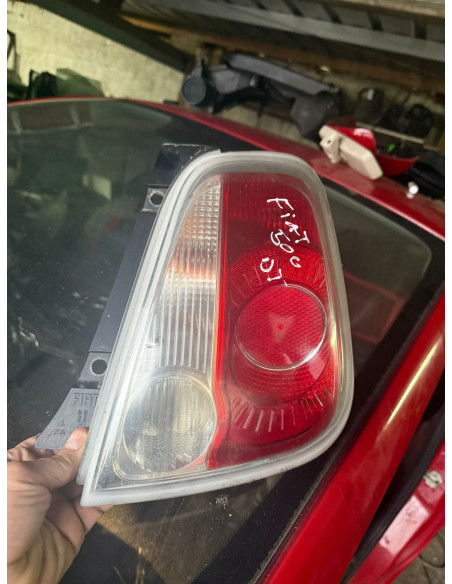 farol traseiro dt  fiat 500  2008