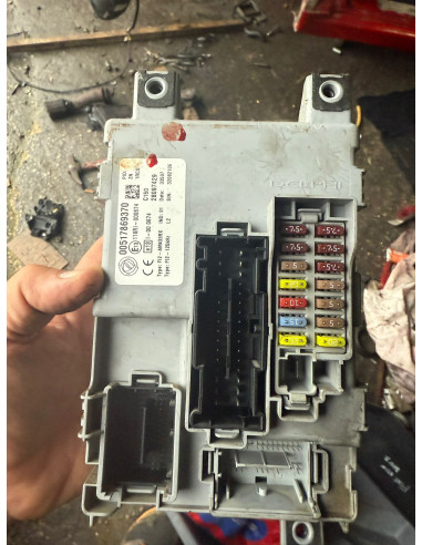 caixa de fusiveis  fiat 500  2008