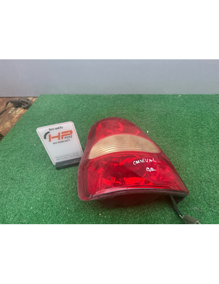 farol traseiro kia carnival esq