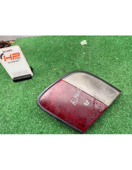farol traseiro nissan almera