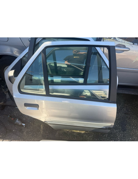 porta tras direita peugeot 106 1999