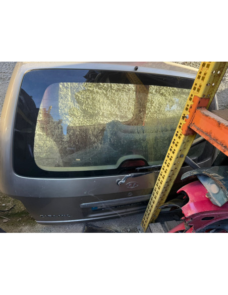 tamap ada mala kia carnival 2003