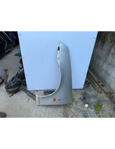 guarda lamas esq ford fiesta 2001